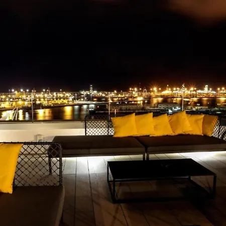 One Bedroom With Breakfast And Free Wifi In