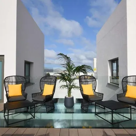 Апартаменты One Bedroom With Breakfast And Free Wifi In *